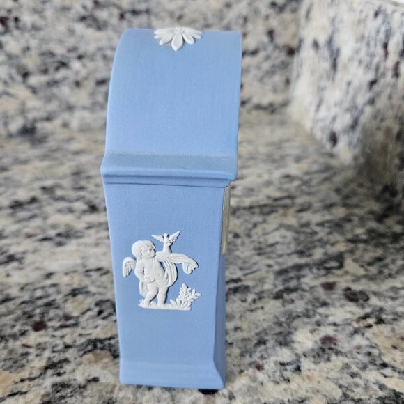 RARE VINTAGE WEDGWOOD ENGLAND BLUE WHITE SEASONS DESK MANTEL OFFICE CLOCK - Picture 5 of 15